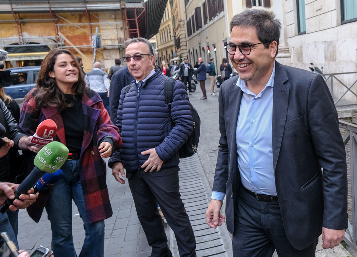 Elezioni Lazio, trionfa la linea D’Alema: D’Amato candidato Pd ma senza Conte