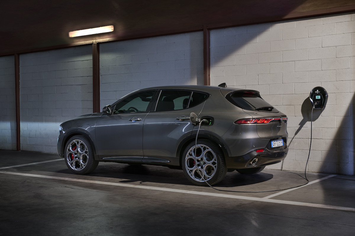 Alfa Romeo: debutta la nuova Tonale Plug-In Hybrid Q4