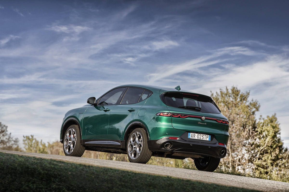 Alfa Romeo: debutta la nuova Tonale Plug-In Hybrid Q4