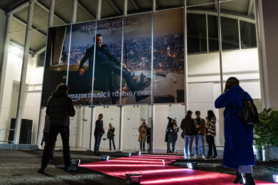 Amazon Music e Tiziano Ferro: perfomance live in versione ologramma. Le foto