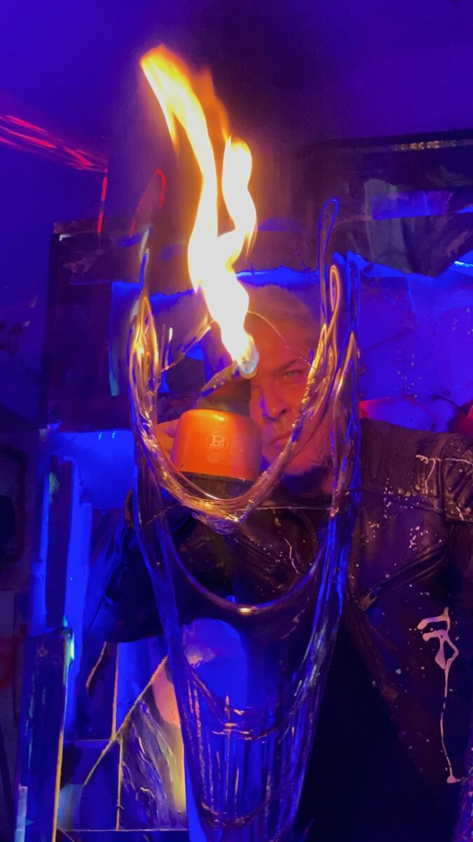 Dicò, le opere dell’artista del fuoco icona della pop art internazionale a Milano Dicò, le opere dell’artista del fuoco icona della pop art internazionale a Milano