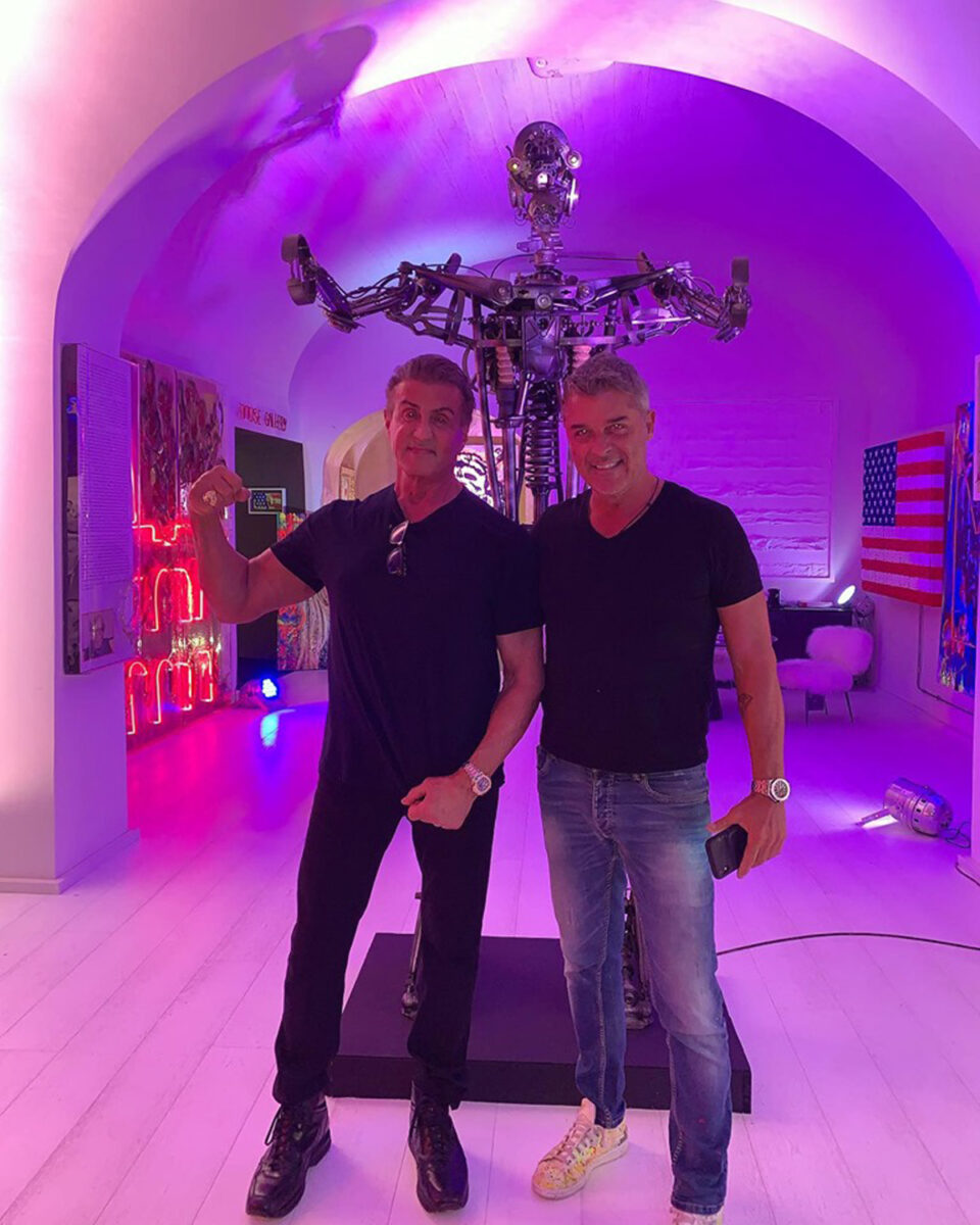 Dicò, le opere dell’artista del fuoco icona della pop art internazionale a Milano Dicò, le opere dell’artista del fuoco icona della pop art internazionale a Milano