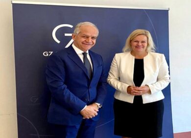 Migranti, intesa Italia-Germania. Blitz a Caltanissetta: scafisti arrestati