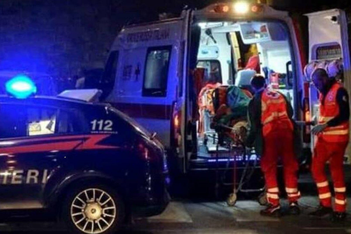 Bari, tenta di uccidere la compagna 18enne con la pistola e si toglie la vita Bari, tenta di uccidere la compagna 18enne con la pistola e si toglie la vita