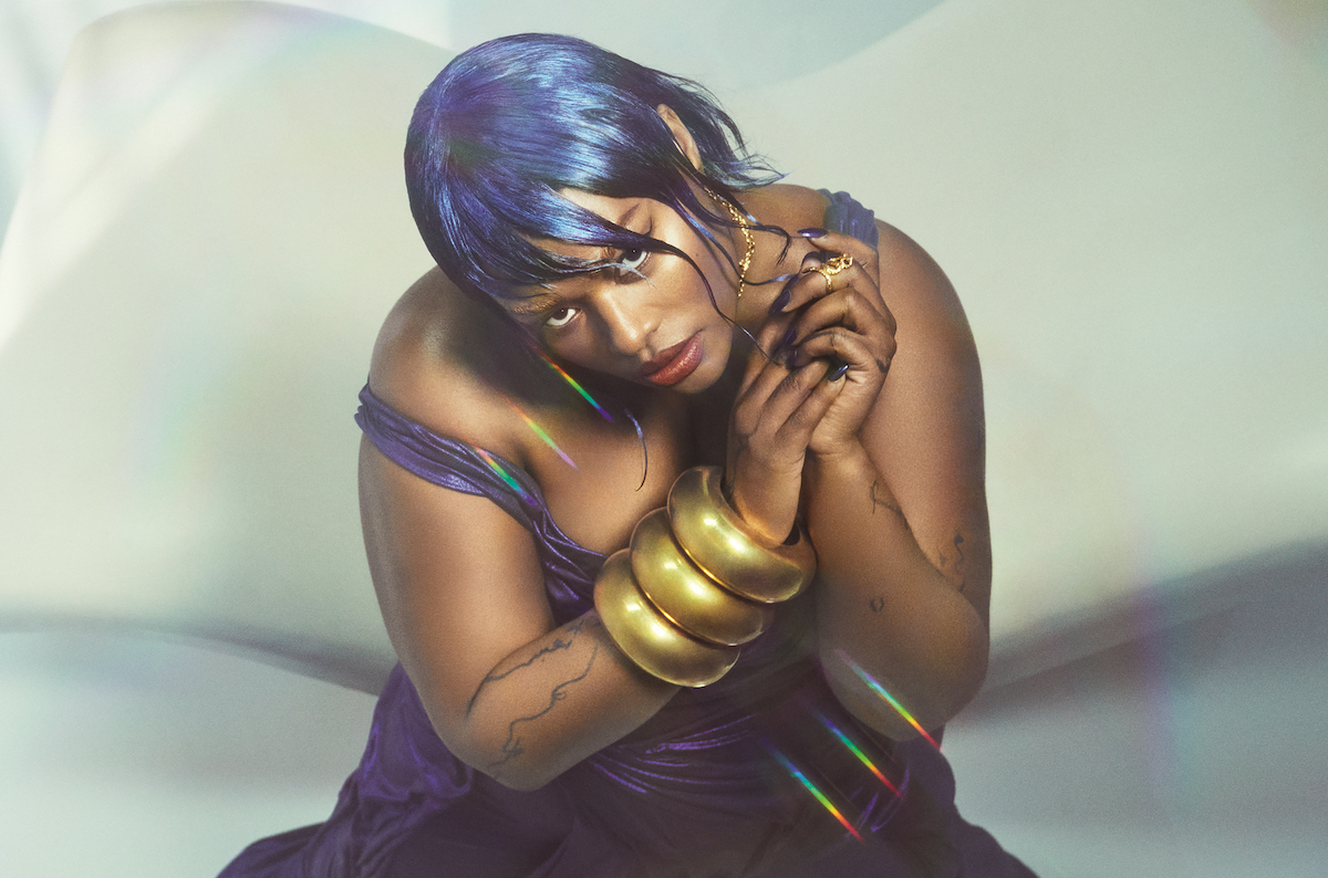 PIRELLI: svelato il calendario 2023 firmato da Emma Summerton PIRELLI: svelato il calendario 2023 firmato da Emma Summerton