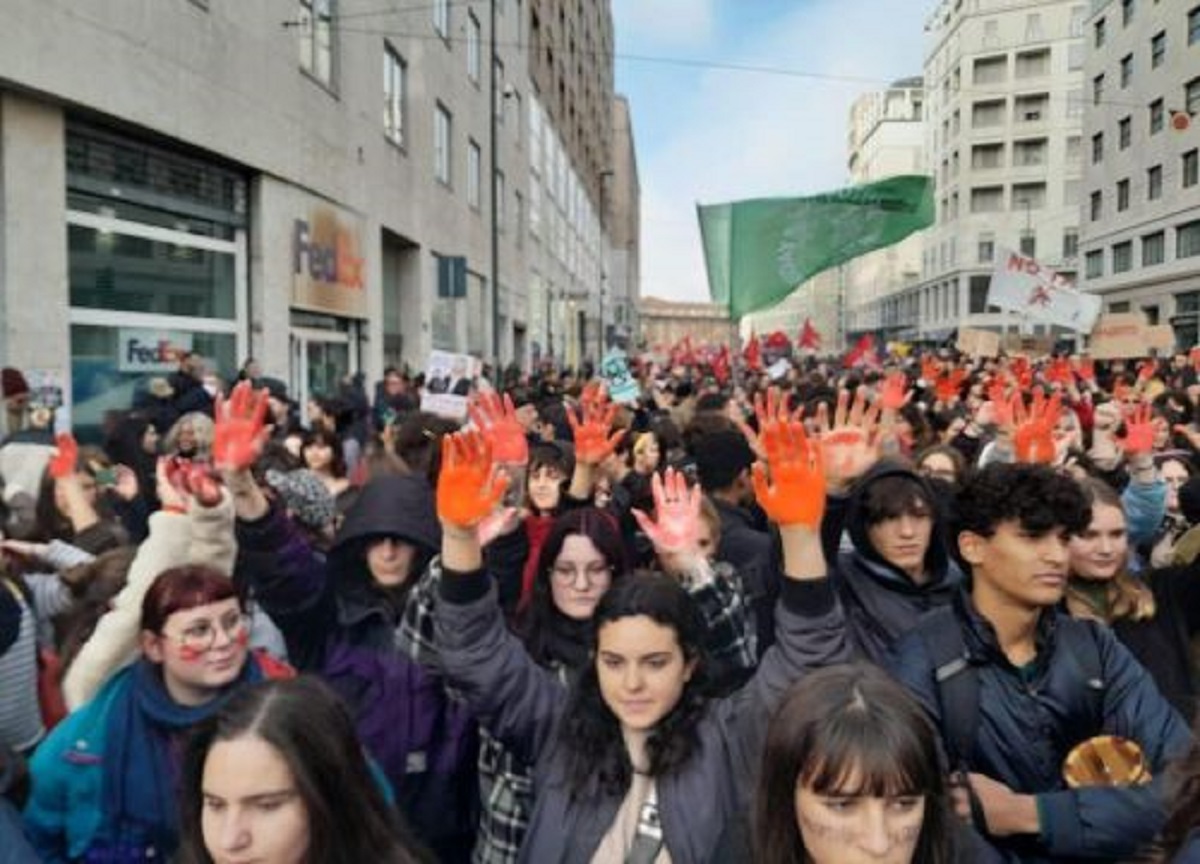 “No Meloni day”, in piazza a Milano la “generazione meticcia e queer”. FOTO “No Meloni day”, in piazza a Milano la “generazione meticcia e queer”. FOTO