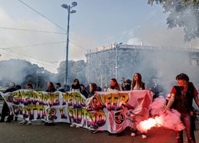 “No Meloni day”, in piazza a Milano la “generazione meticcia e queer”. FOTO