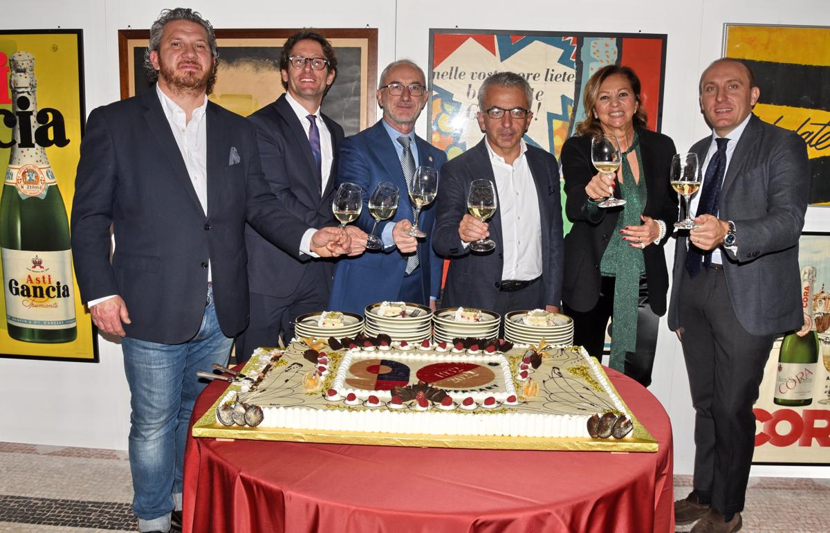Novant'anni di bollicine Forum Novant'anni di bollicine Forum