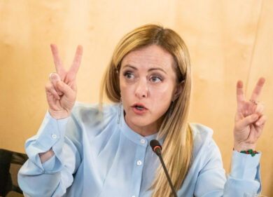 Reddito, scontro Meloni-Calderone. Manovra, il governo: “Non si può far tutto”