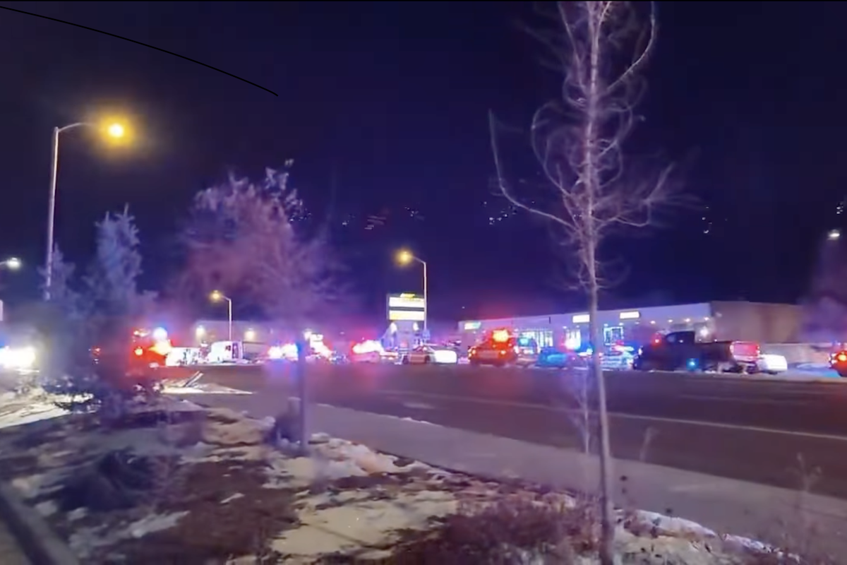 Attacco in una discoteca gay in Colorado: 5 morti e 18 feriti Attacco in una discoteca gay in Colorado: 5 morti e 18 feriti