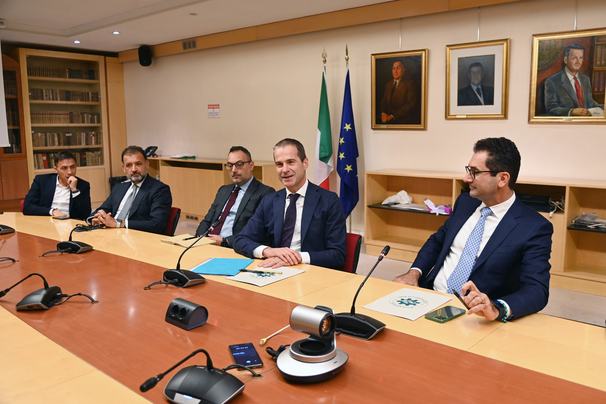 Aspi e PoliBa insieme per la mobilità sostenibile e smart Aspi e PoliBa insieme per la mobilità sostenibile e smart