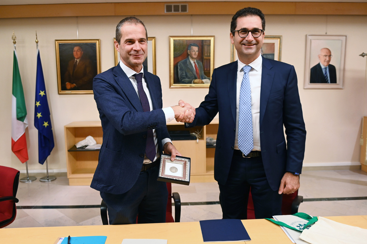 Aspi e PoliBa insieme per la mobilità sostenibile e smart Aspi e PoliBa insieme per la mobilità sostenibile e smart