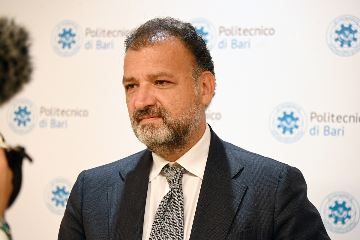 Aspi e PoliBa insieme per la mobilità sostenibile e smart Aspi e PoliBa insieme per la mobilità sostenibile e smart