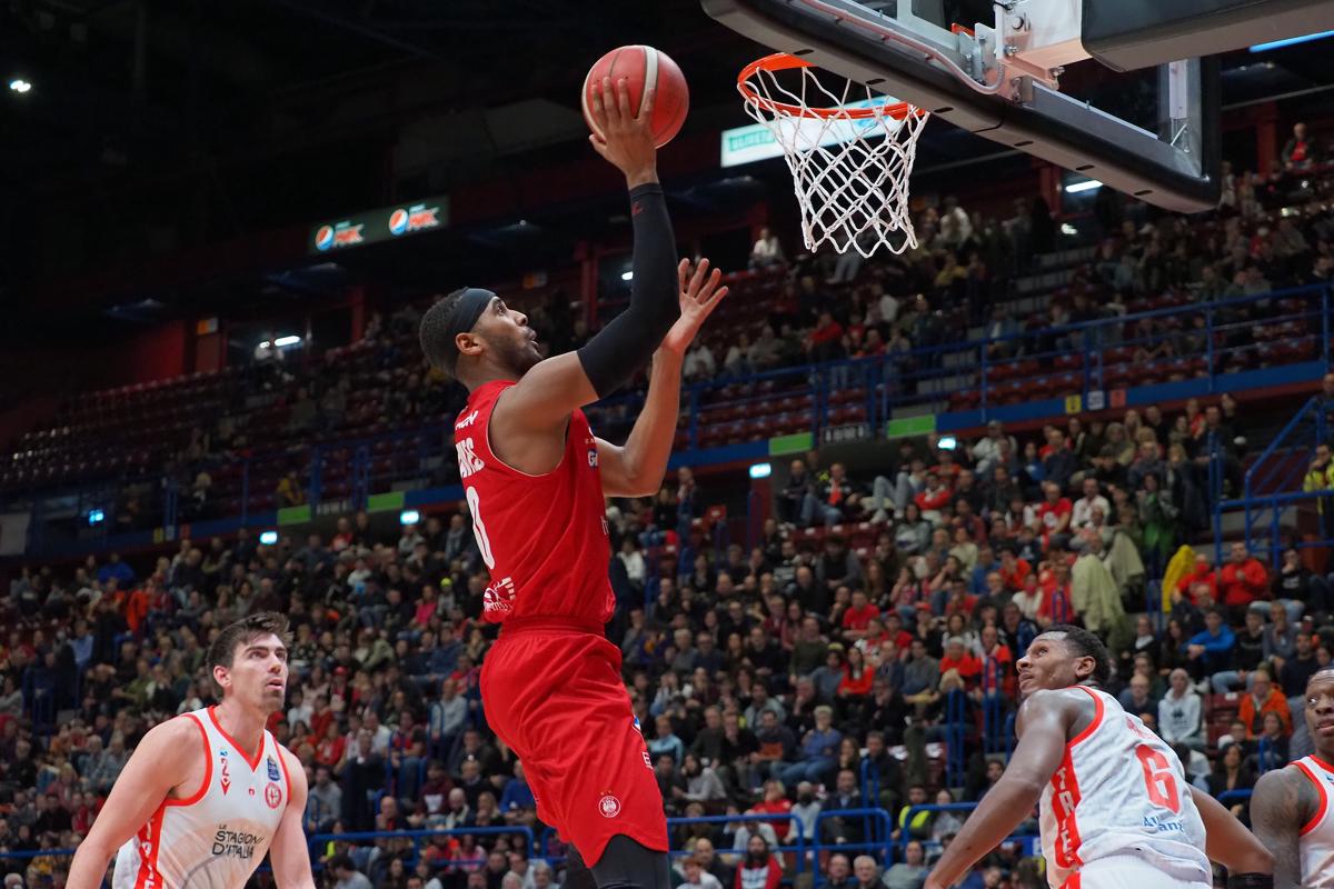 L’Olimpia Milano stende Trieste: 98-81. Super Mitrou-Long al Forum