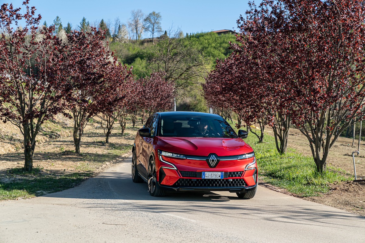 Renault Megane E-TECH Electric compagna green per tutti i giorni