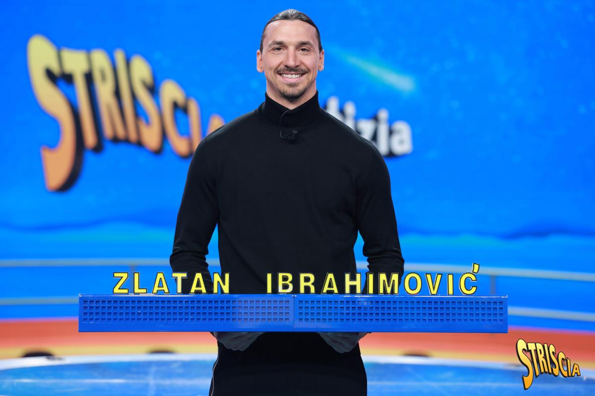 Ibrahimovic show: eccolo! Zlatan va in gol anche con Striscia la Notizia Ibrahimovic show: eccolo! Zlatan va in gol anche con Striscia la Notizia