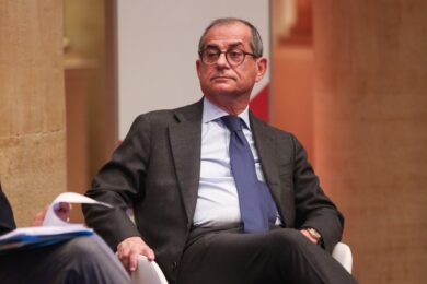Tria: “Manovra prudente che va nella direzione giusta. Voto 8”. Intervista