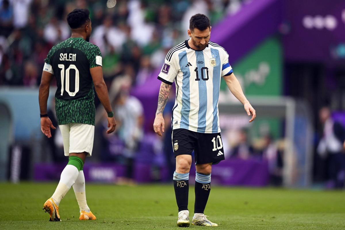 Qatar 2022, Argentina e Messi lacrime Mondiali. Al-Shahrani infortunio choc