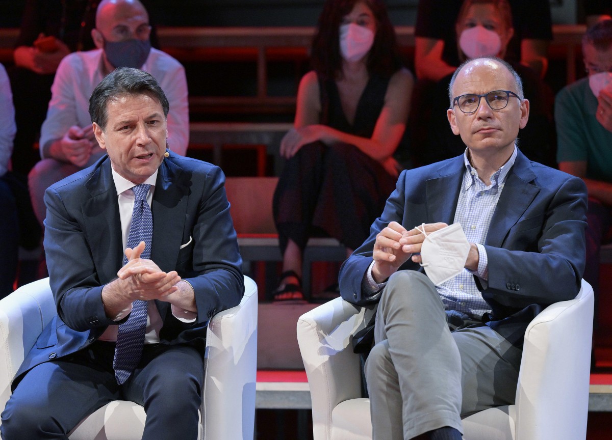 Manovra, l’opposizione alza la voce: da Letta a Conte. “Scenderemo in piazza” Manovra, l’opposizione alza la voce: da Letta a Conte. “Scenderemo in piazza”