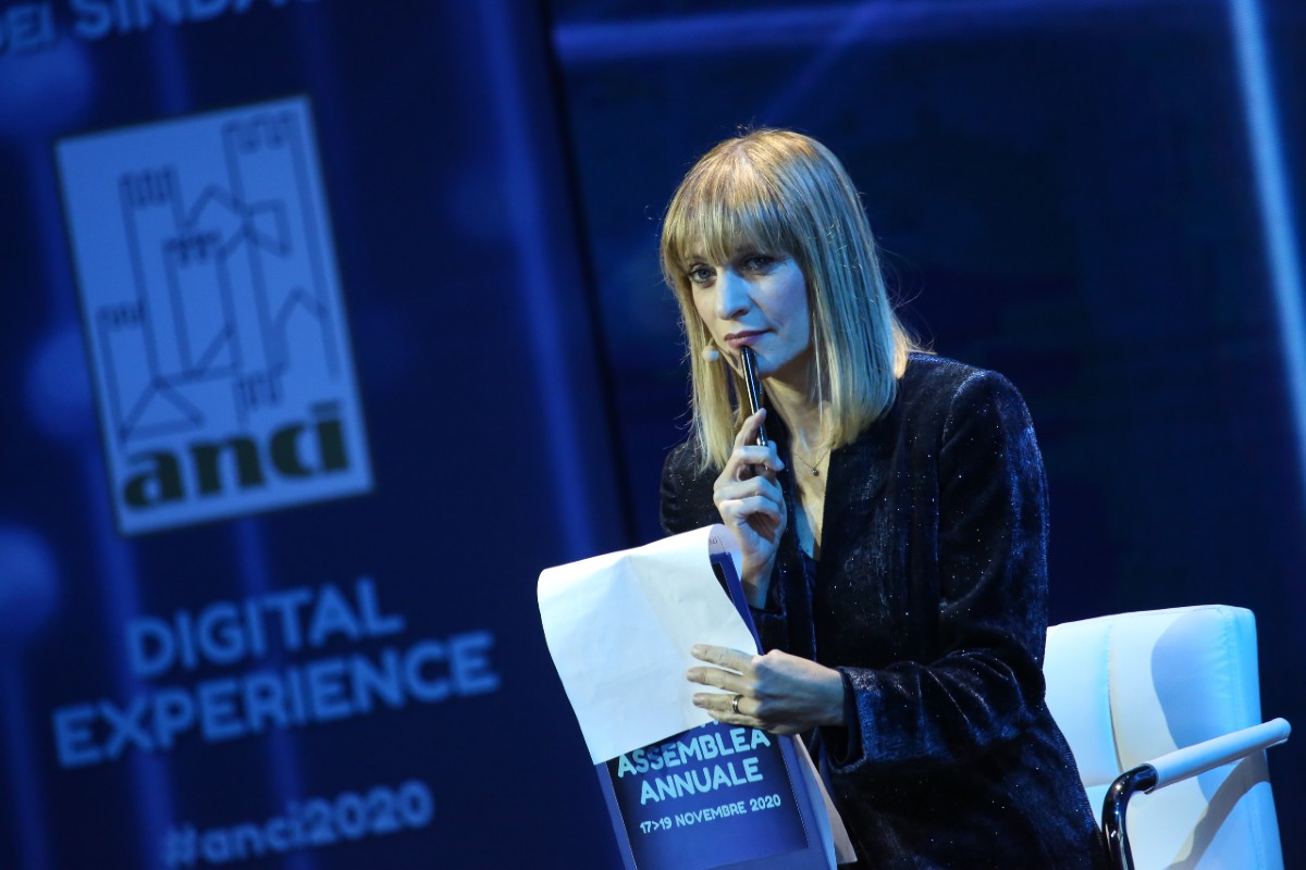 Annalisa Cuzzocrea, tuttologa che punta Roma difendendo Di Maio e Bati Annalisa Cuzzocrea, tuttologa che punta Roma difendendo Di Maio e Bati