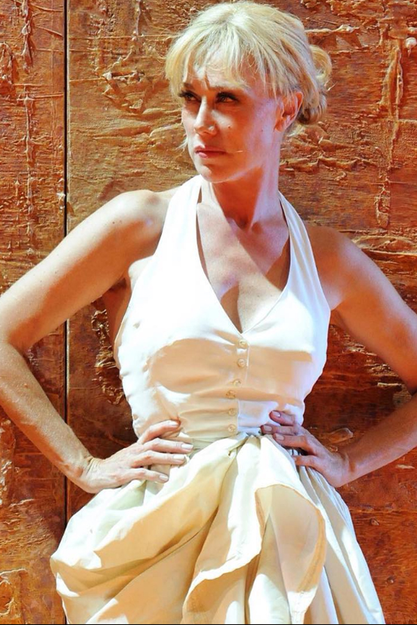 Nancy Brilli, occhi di ghiaccio, fisico mozzafiato e… Le foto da giovane