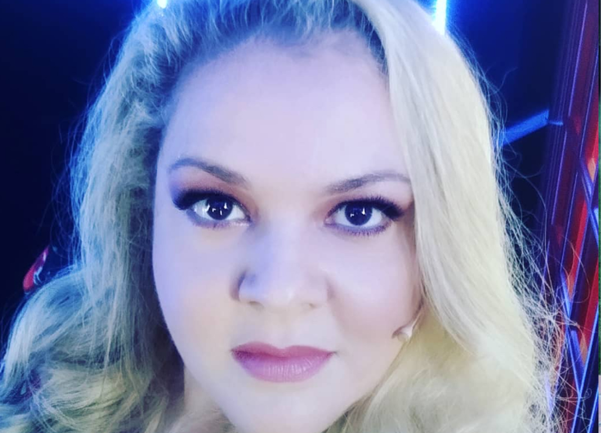 Dal bancone di Striscia alla tv: la carriera di Emanuela Aurizi- Com’è oggi Dal bancone di Striscia alla tv: la carriera di Emanuela Aurizi- Com’è oggi
