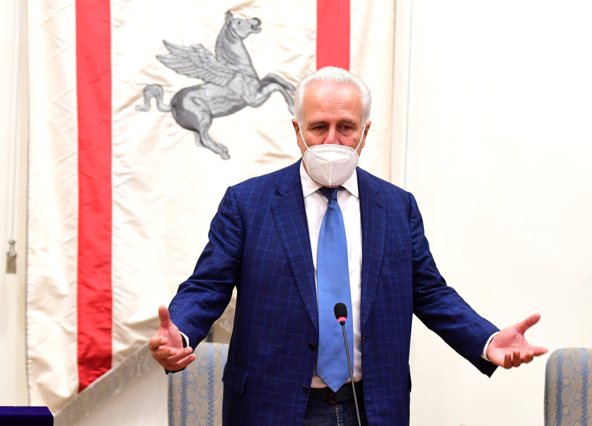 Toscana, corruzione elettorale: “Emendamenti Pd sui rifiuti in cambio di voti”