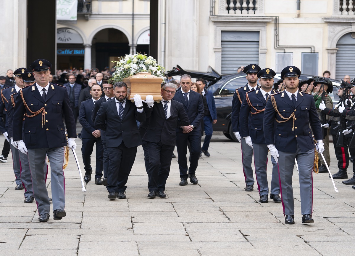Funerali Roberto Maroni a Varese. Presente anche Giorgia Meloni. FOTO Funerali Roberto Maroni a Varese. Presente anche Giorgia Meloni. FOTO