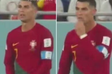 Cosa nasconde Ronaldo nelle mutande? CR7 si mette le mani nei pantaloncini e..
