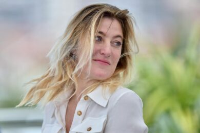 Bruni Tedeschi difende il compagno accusato di abusi su tre donne