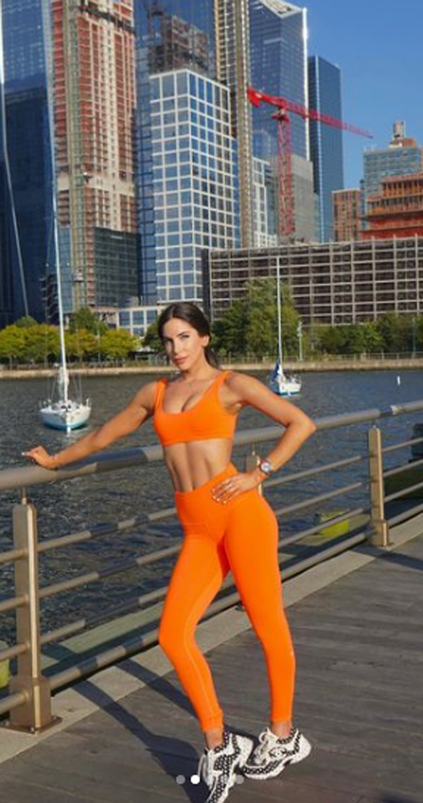 Jen Selter, la bellissima CR7 del fitness vince il suo Mondiale. Foto e video Jen Selter, la bellissima CR7 del fitness vince il suo Mondiale. Foto e video