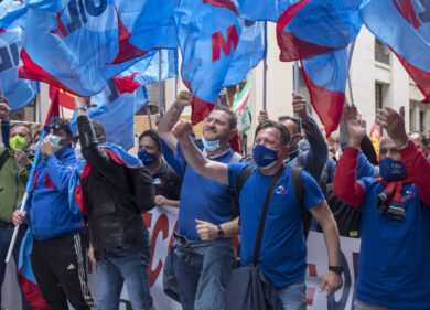 Ex Ilva, Urso: “L’acciaieria non regge più”. Ipotesi controllo pubblico subito