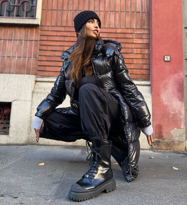 Federica Nargi in minigonna, un particolare non sfugge ai fan… FOTO Federica Nargi in minigonna, un particolare non sfugge ai fan… FOTO
