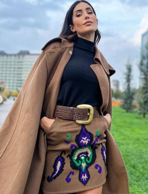 Federica Nargi in minigonna, un particolare non sfugge ai fan… FOTO Federica Nargi in minigonna, un particolare non sfugge ai fan… FOTO
