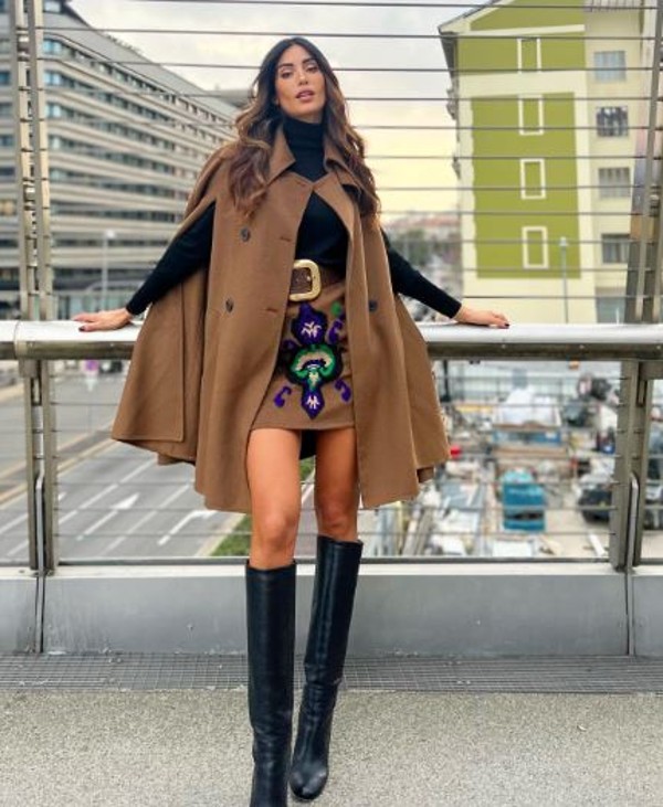 Federica Nargi in minigonna, un particolare non sfugge ai fan… FOTO Federica Nargi in minigonna, un particolare non sfugge ai fan… FOTO