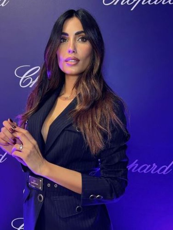 Federica Nargi in minigonna, un particolare non sfugge ai fan… FOTO Federica Nargi in minigonna, un particolare non sfugge ai fan… FOTO