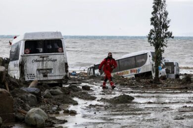 Ischia, si continua a scavare nell’area. Sale il numero delle vittime