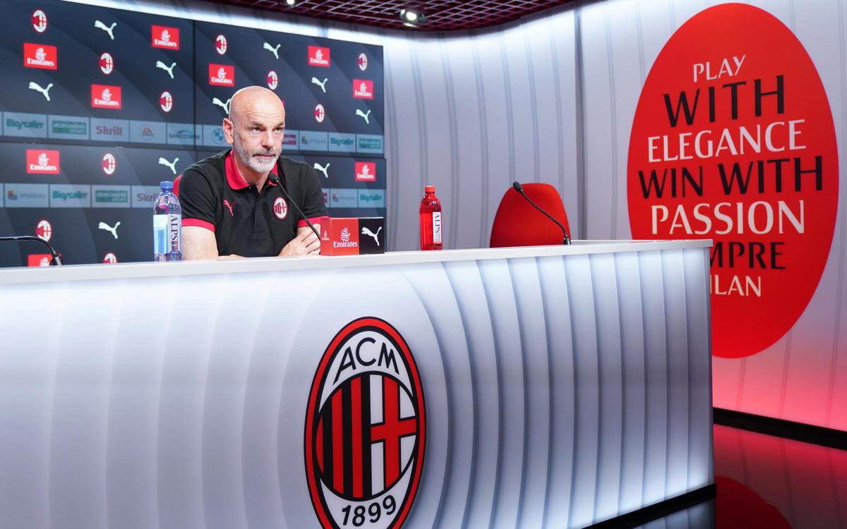 Stefano Pioli vince il “Gentleman Allenatore Gigi Simoni 2021/2022” Stefano Pioli vince il “Gentleman Allenatore Gigi Simoni 2021/2022”