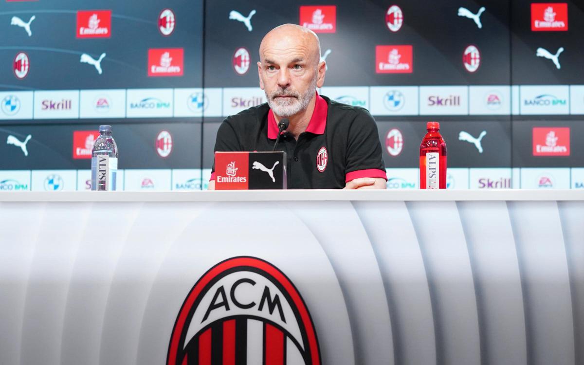Stefano Pioli vince il “Gentleman Allenatore Gigi Simoni 2021/2022” Stefano Pioli vince il “Gentleman Allenatore Gigi Simoni 2021/2022”