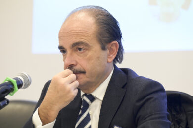 Butti: “Opa totalitaria su Tim? Una fantasia”. E il titolo crolla in Borsa