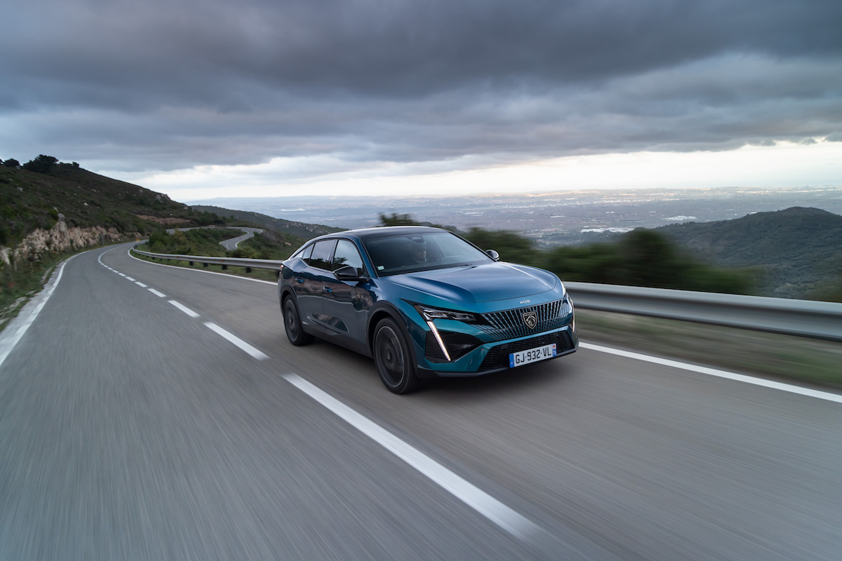 Nuova Peugeot 408, fascino unico e inaspettato Nuova Peugeot 408, fascino unico e inaspettato