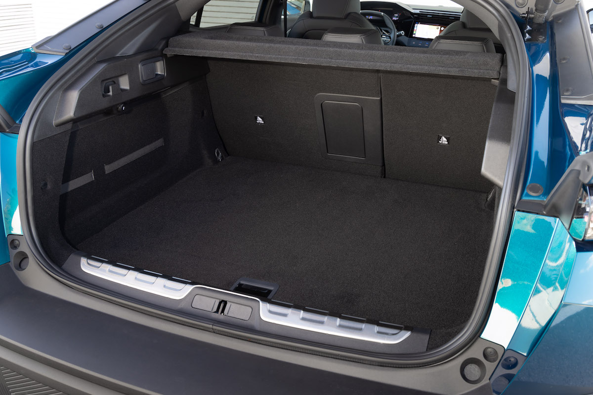 Nuova Peugeot 408, fascino unico e inaspettato Nuova Peugeot 408, fascino unico e inaspettato