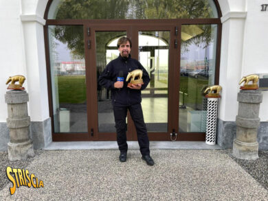 Juventus, missione Staffelli a Torino: Tapiro gigante di Striscia la Notizia