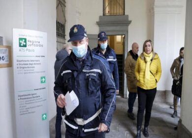 Dimessi 13 consiglieri, decade sindaco leghista di Vigevano