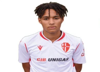 Ferrara: auto travolge 2 ciclisti, morto giovane calciatore del Padova