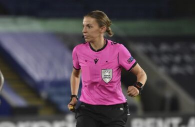 Chi è Stephanie Frappart, prima donna arbitro ai Mondiali: Costa Rica-Germania storica a Qatar 2022