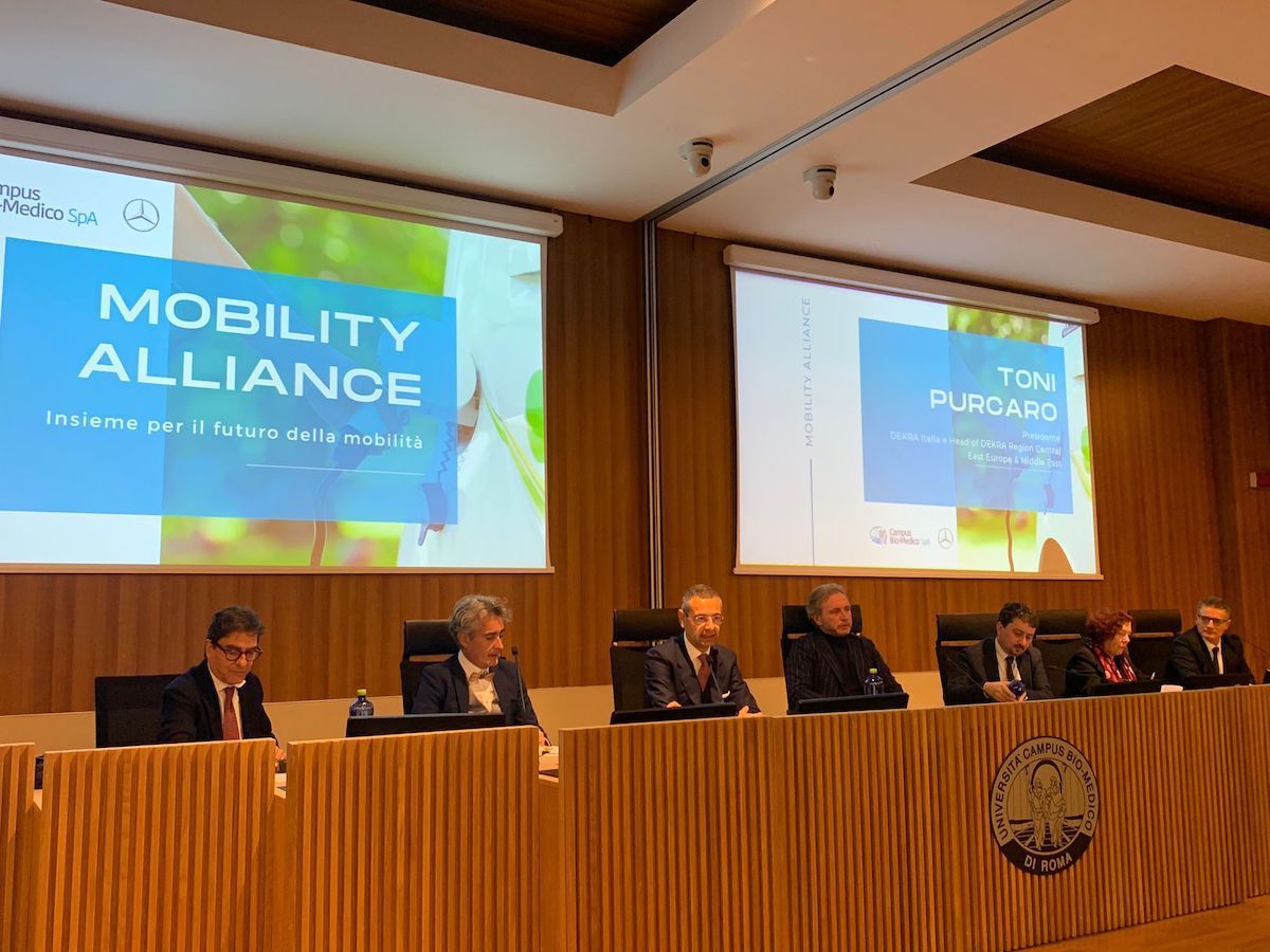 Mobilità innovativa al Campus Bio-Medico di Roma. Mobilità innovativa al Campus Bio-Medico di Roma.