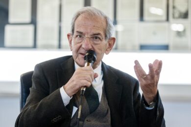 Violante su Meloni: “Vero Partito Conservatore Italiano, niente fascismo”