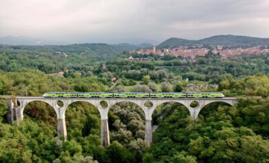 Trenord potenzia Milano-Brescia, corse speciali per Trento