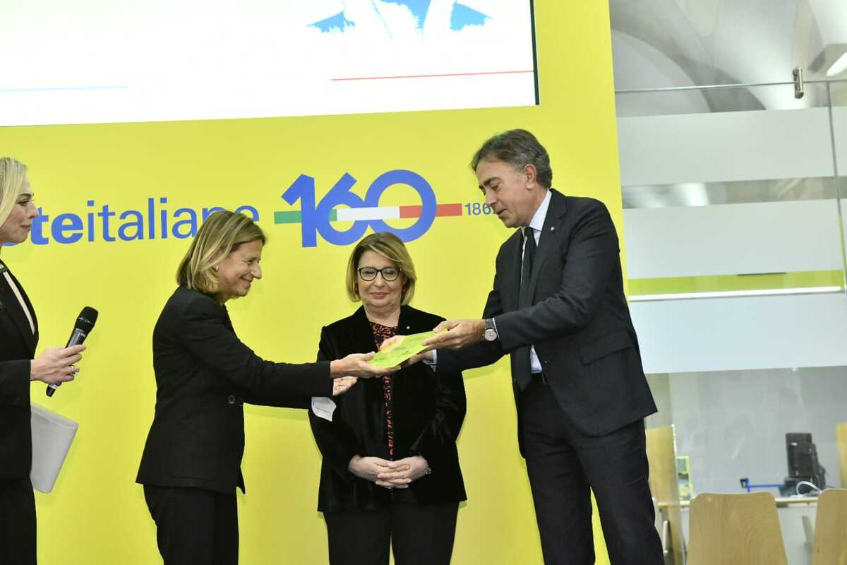 Poste Italiane, consegnato il Premio Speciale Matilde Serao